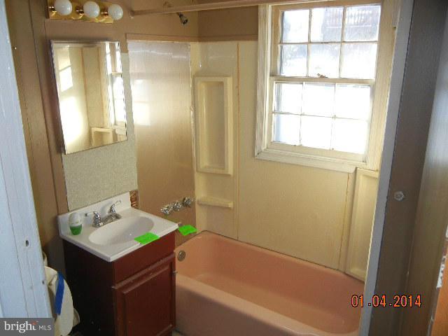 227 Brock Bridge Road Laurel, MD 20724 - Photo 7 of 12 Bath