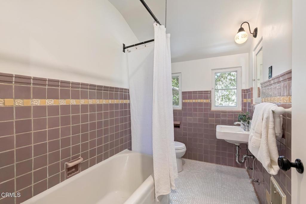 2096 Brigden Road Pasadena, CA 91104 - Photo 27 of 43 34
