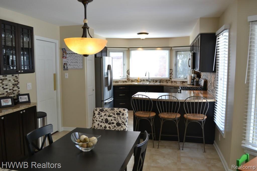 1545 Lomas Verdes Rochester Hills, MI 48306 - Photo 9 of 49