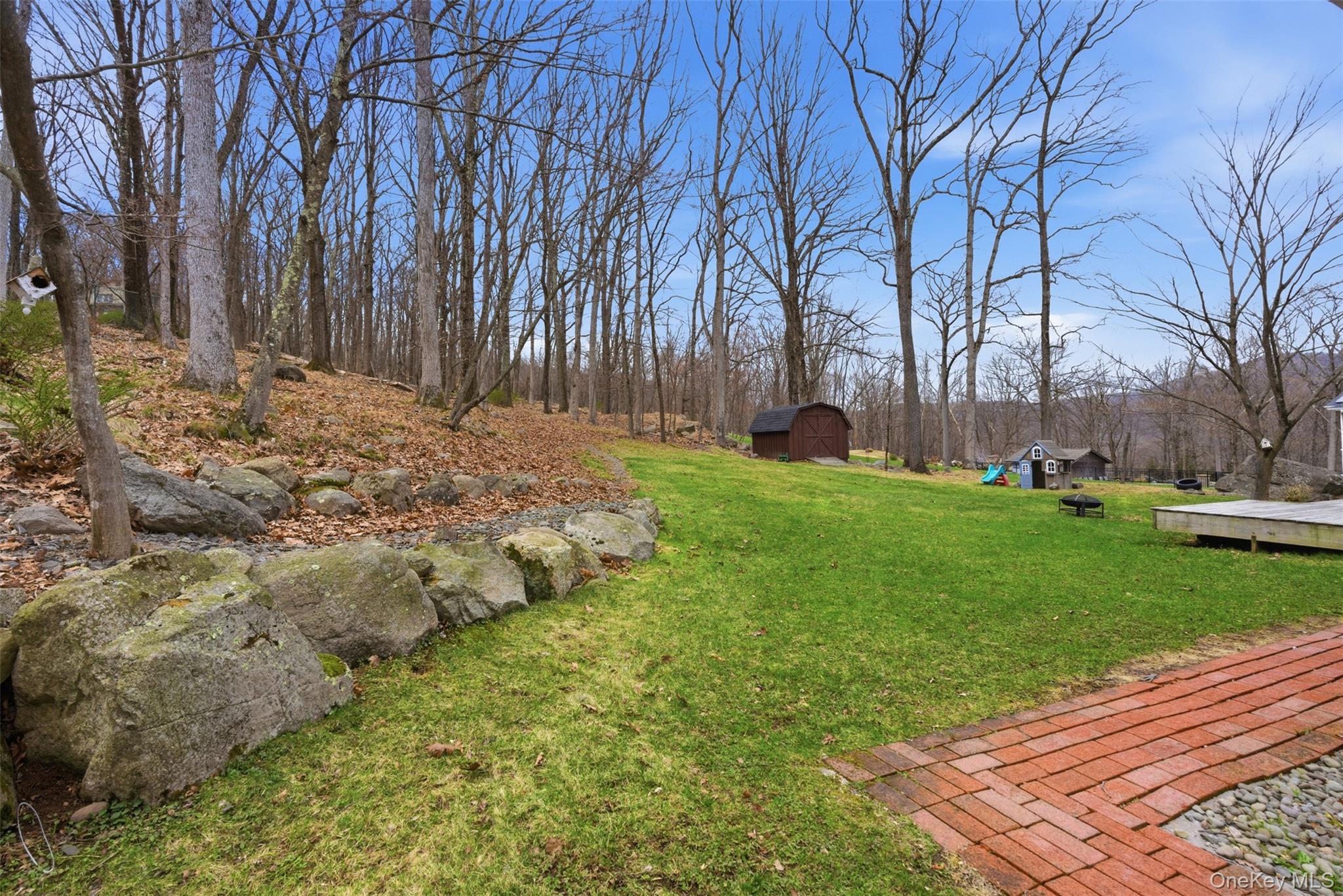 113 Buckberg Road Stony Point, NY 10986 - Photo 29 of 33 a backyard of a house with lots of green space