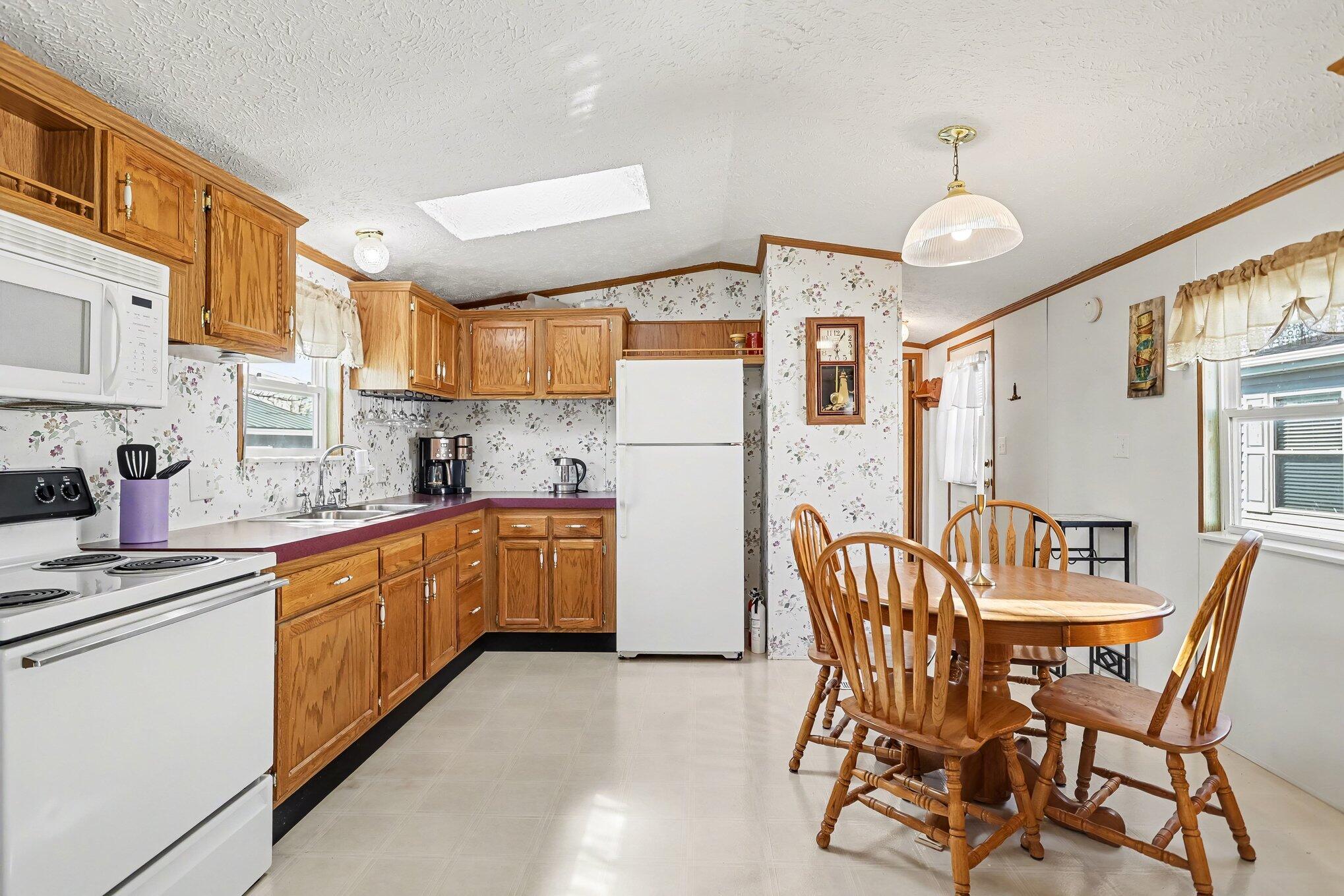 572 Maple Lane Coldwater, MI 49036 - Photo 11 of 28 010_file_9918