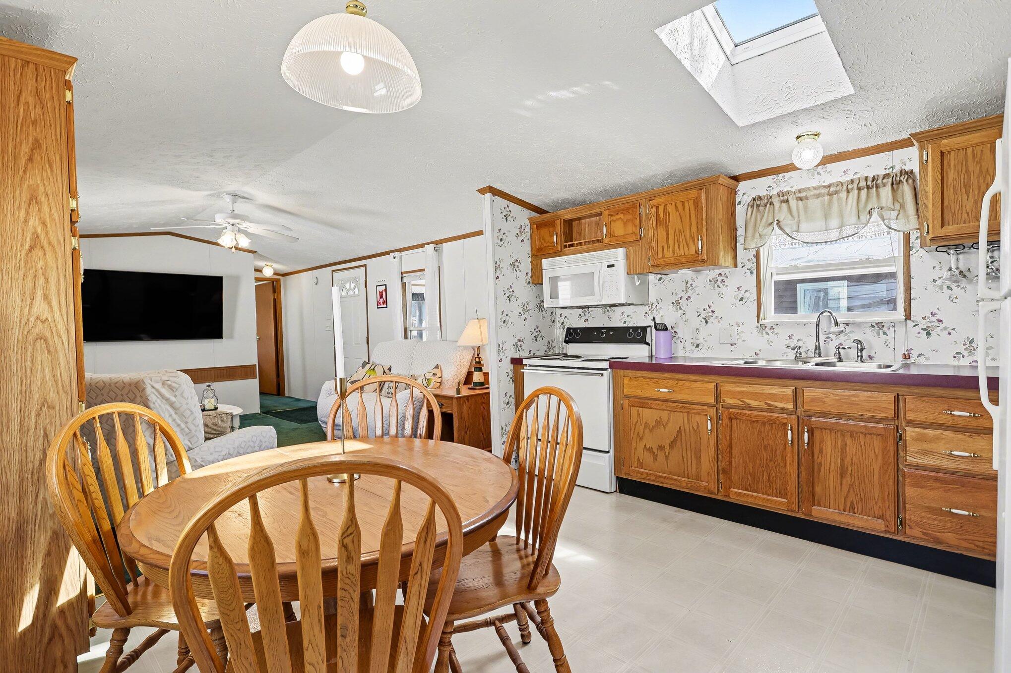 572 Maple Lane Coldwater, MI 49036 - Photo 13 of 28 012_file_1104