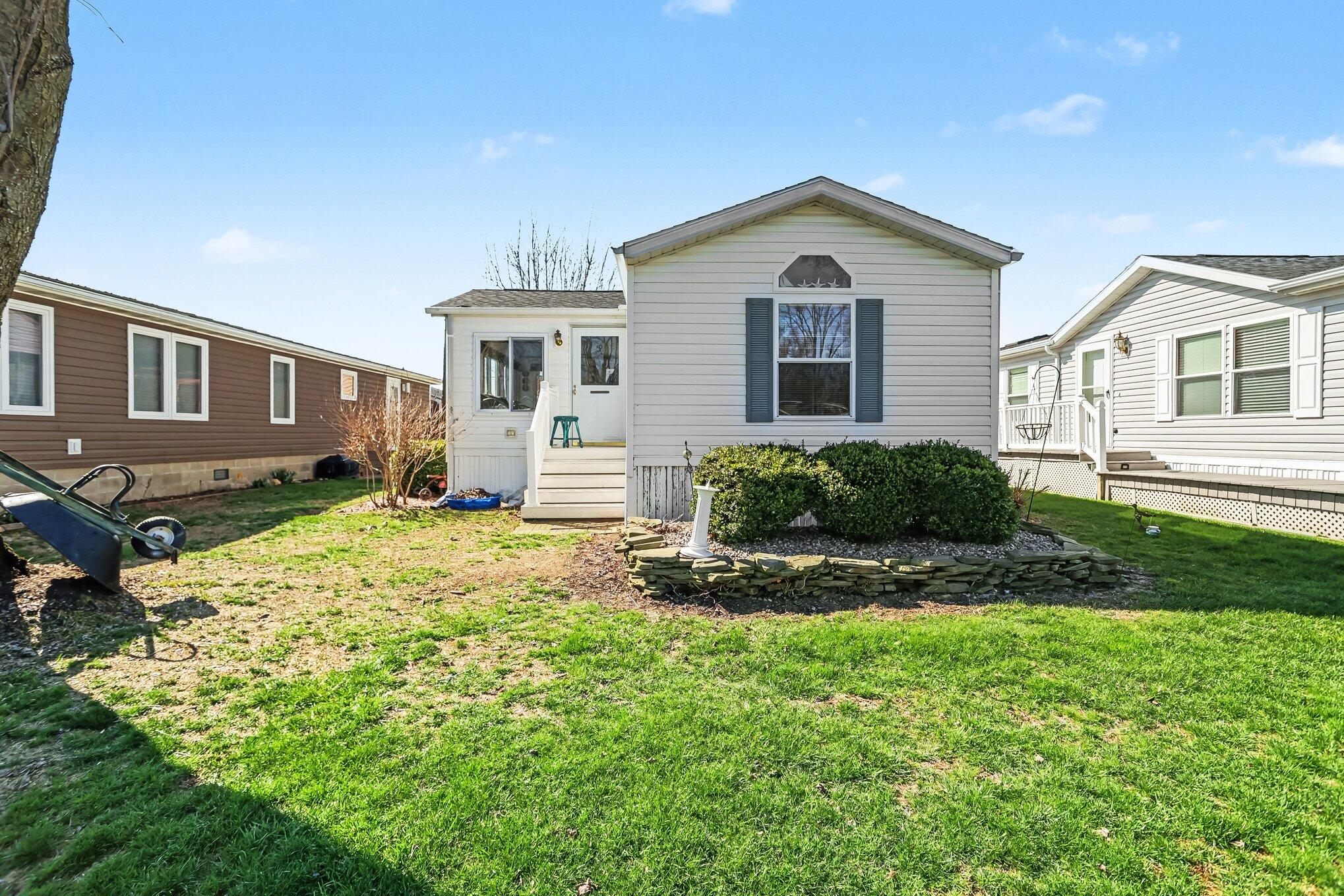 572 Maple Lane Coldwater, MI 49036 - Photo 2 of 28 002_file_4686