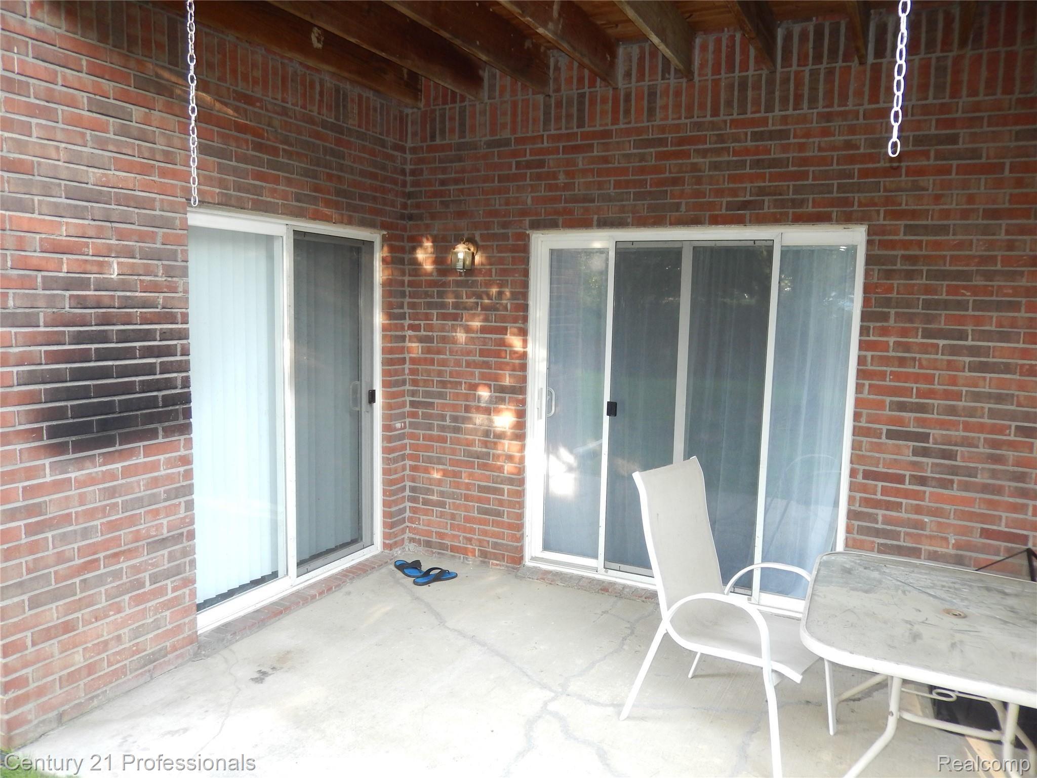 1842 Flagstone Circle Rochester, MI 48307 - Photo 7 of 45 patio