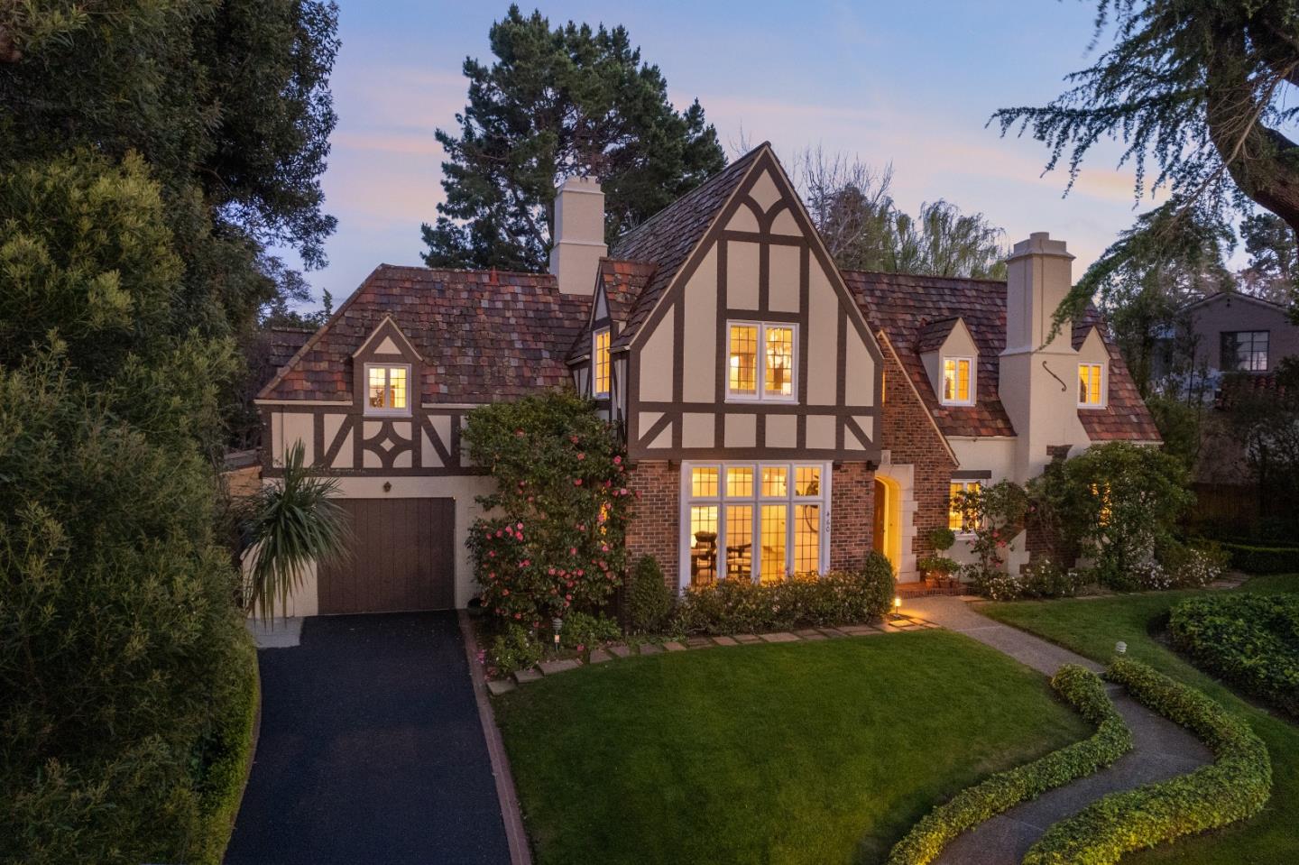 460 Edgewood Road San Mateo, CA 94402 - Photo 39 of 40 a view of a house with a garden