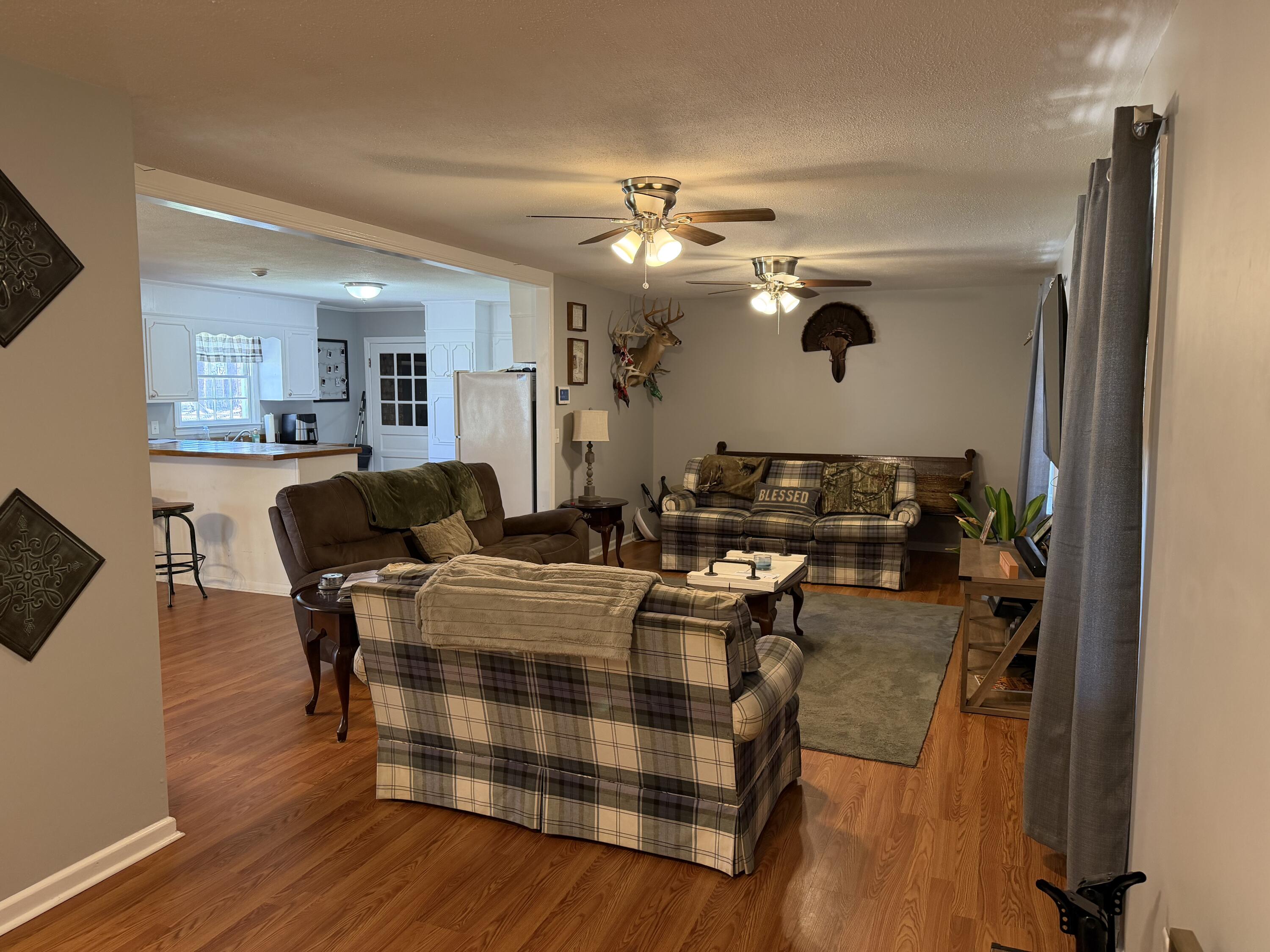 206 Sangaree Road Walterboro, SC 29488 - Photo 23 of 50 Living Room