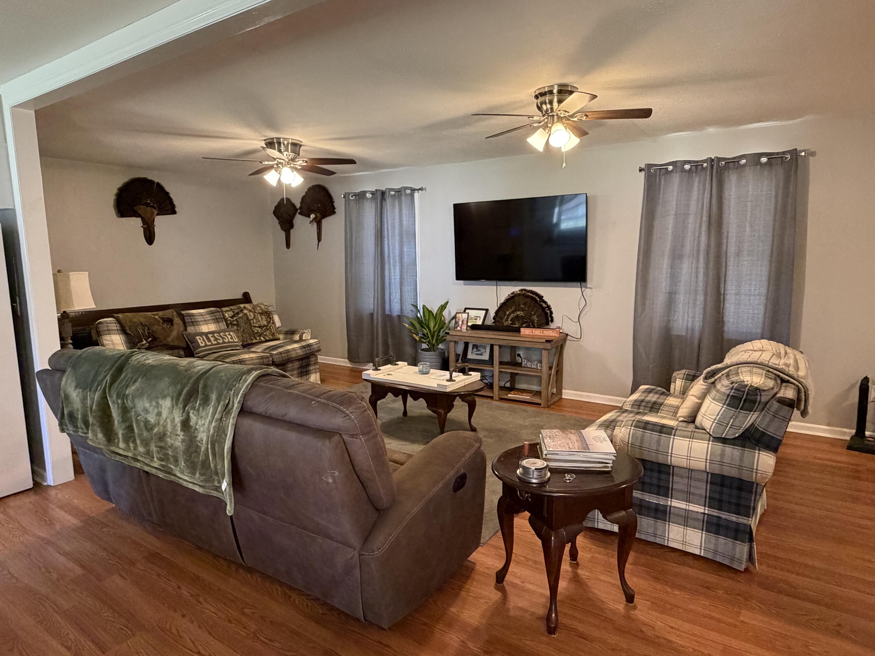 206 Sangaree Road Walterboro, SC 29488 - Photo 26 of 50 Living Room