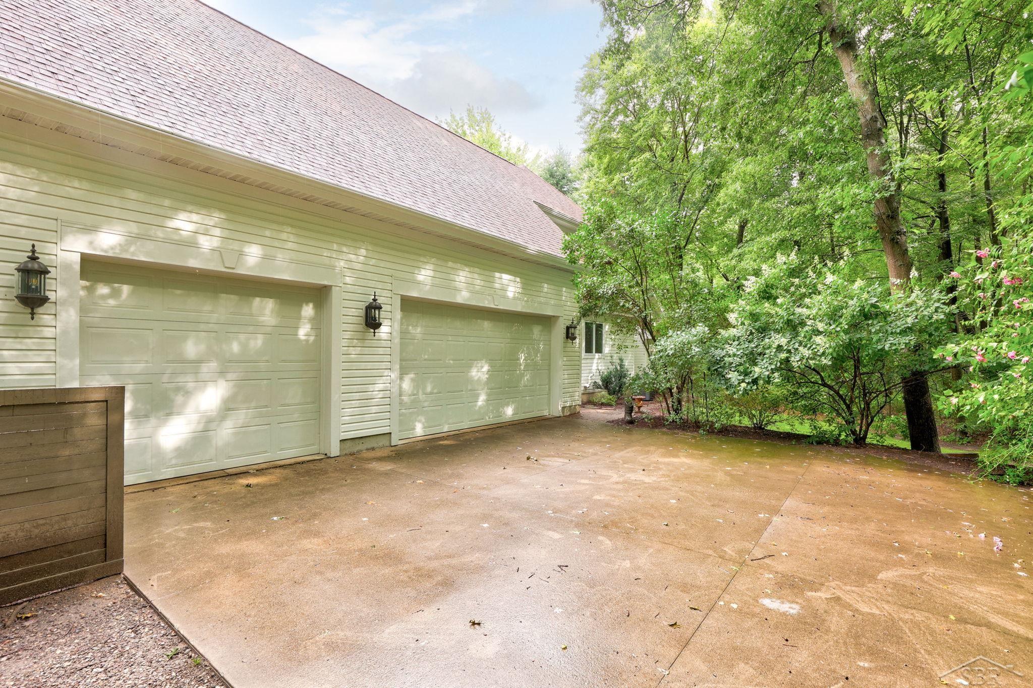 544 East Monroe Road Midland, MI 48642 - Photo 64 of 97 50119790-63.JPG