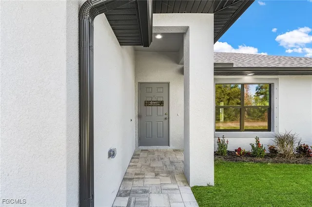 $365,900 | 3594 Northeast 9th Place, Cape Coral, FL 33909