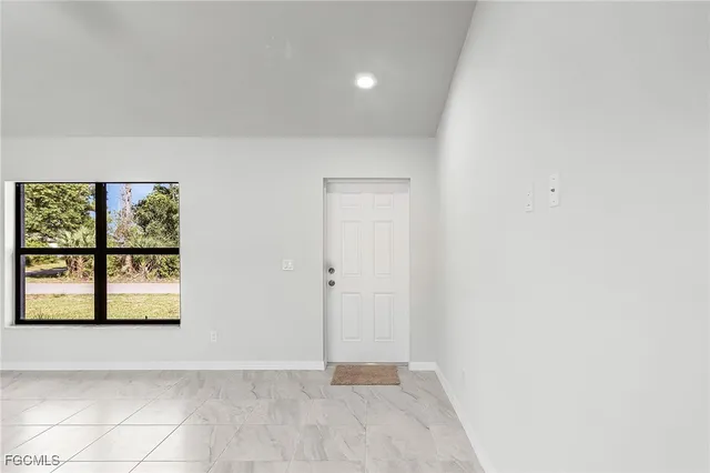 $365,900 | 3594 Northeast 9th Place, Cape Coral, FL 33909