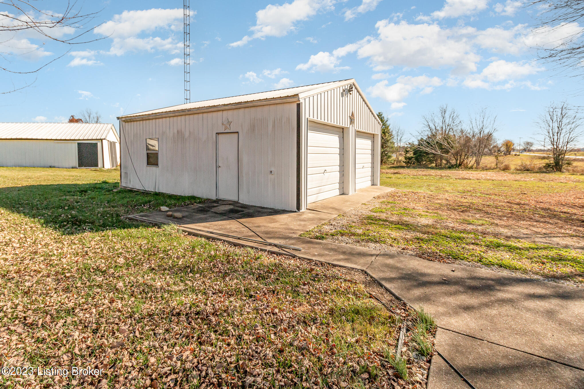 6988 Millerstown Road Clarkson, KY 42726 - Photo 25 of 35 Detached Garage