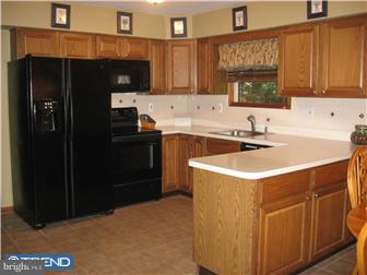 2203 Sand Trap Road Jamison, PA 18929 - Photo 7 of 12 Kitchen