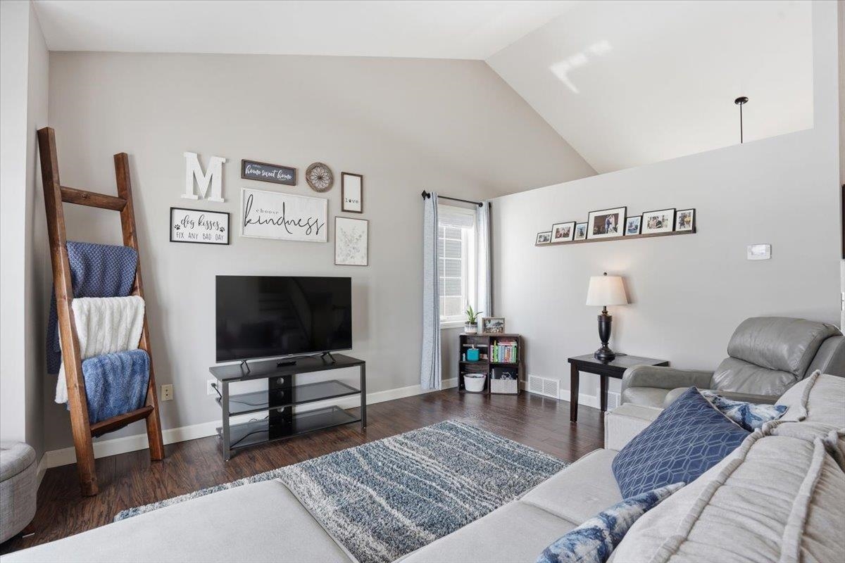 124 Cedar Street Brooklyn, WI 53521 - Photo 7 of 62