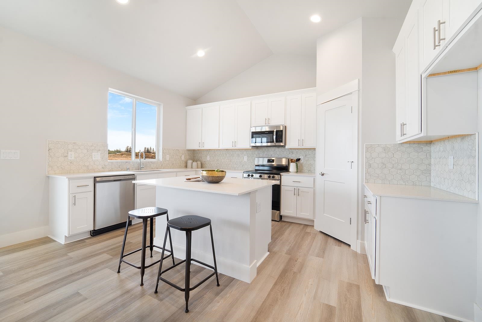 5785 South Sherri Lee Road Spokane, WA 99224 - Photo 4 of 25