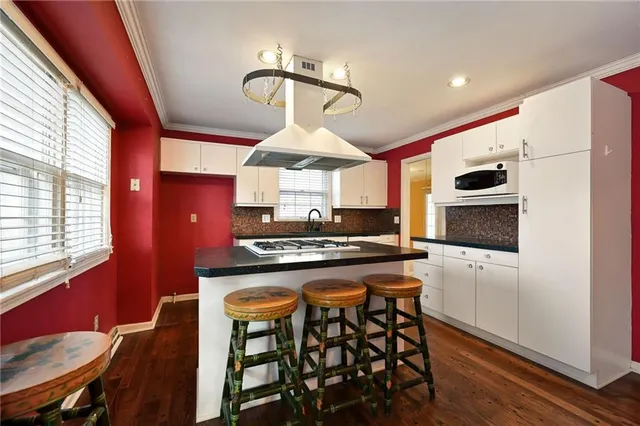 $359,000 | 10128 Nall Avenue, Overland Park, KS 66207