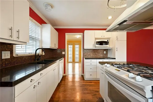 $359,000 | 10128 Nall Avenue, Overland Park, KS 66207