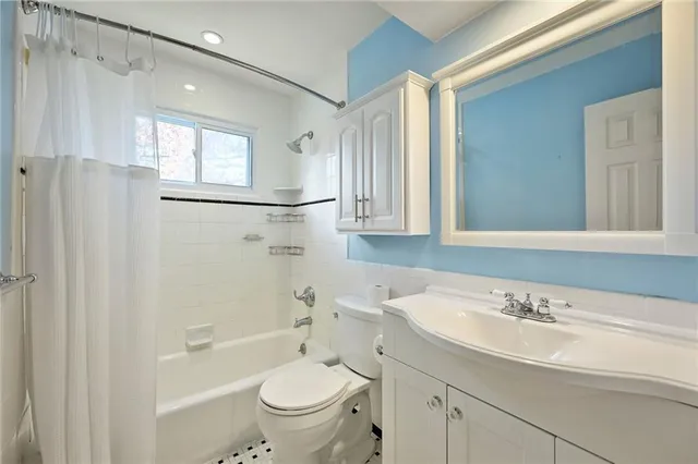 $359,000 | 10128 Nall Avenue, Overland Park, KS 66207