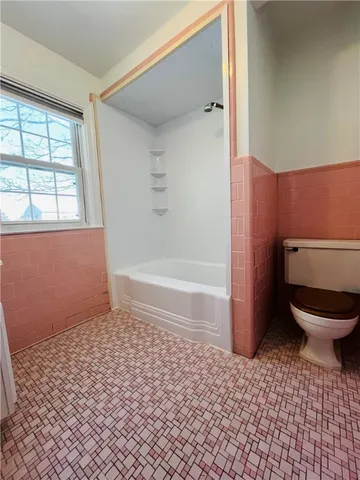 $1,600 | 184 Vincent Avenue, East Providence, RI 02914