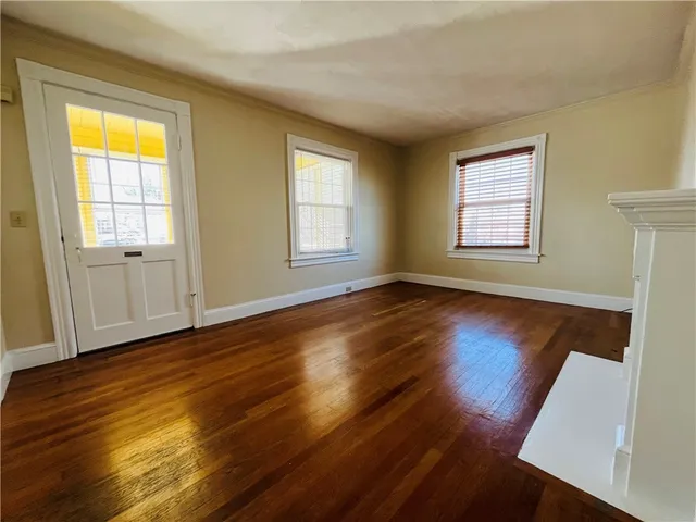 $1,600 | 184 Vincent Avenue, East Providence, RI 02914