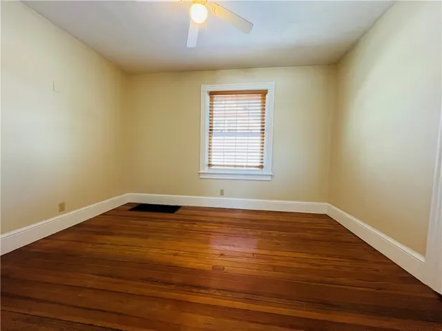 $1,600 | 184 Vincent Avenue, East Providence, RI 02914