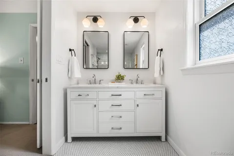 $700,000 | 1975 South Kearney Way, Denver, CO 80224