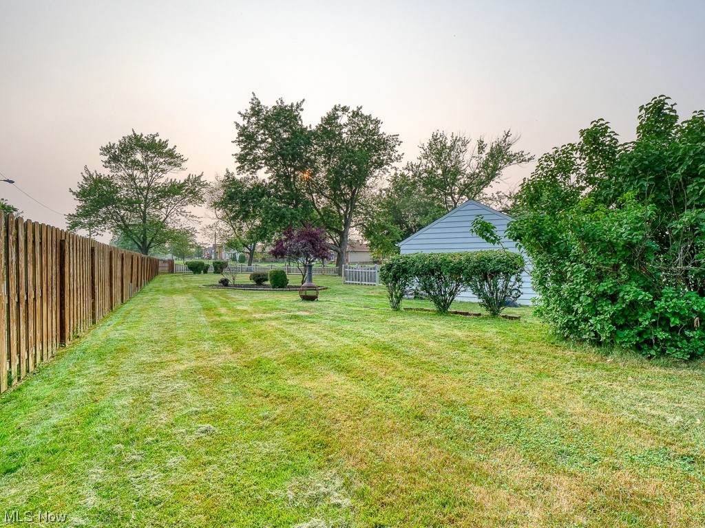 5715 Ackley Road Parma, OH 44129 - Photo 4 of 29