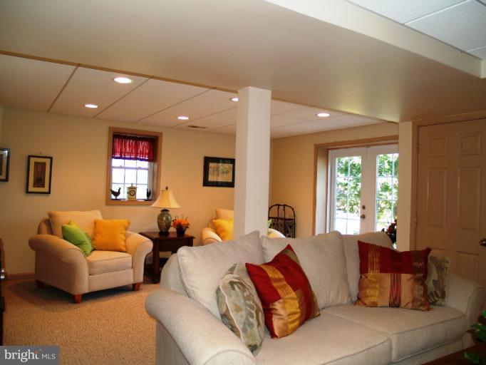 504 Buffalo Road Mount Airy, MD 21771 - Photo 11 of 27 Interior (General)