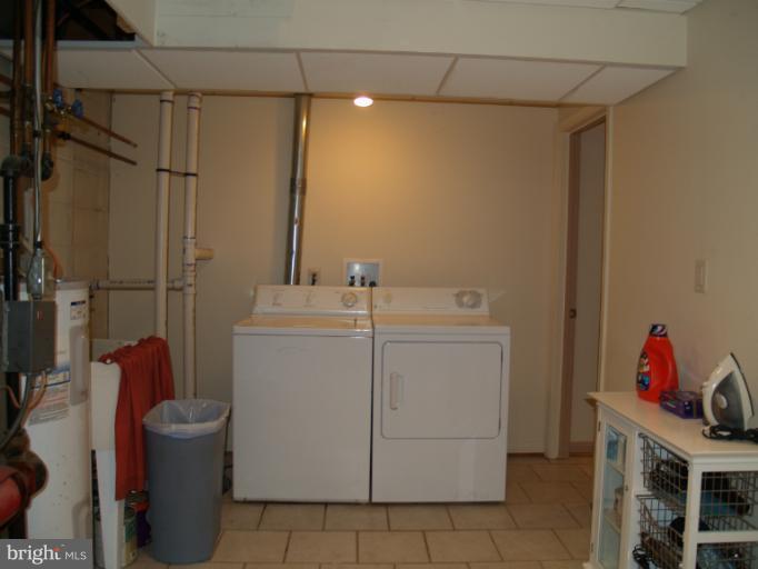 504 Buffalo Road Mount Airy, MD 21771 - Photo 3 of 27 Interior (General)