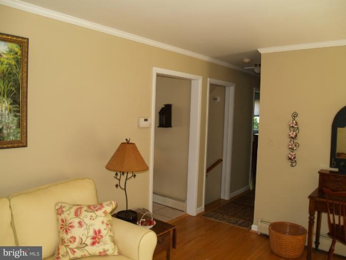 504 Buffalo Road Mount Airy, MD 21771 - Photo 6 of 27 Living Room