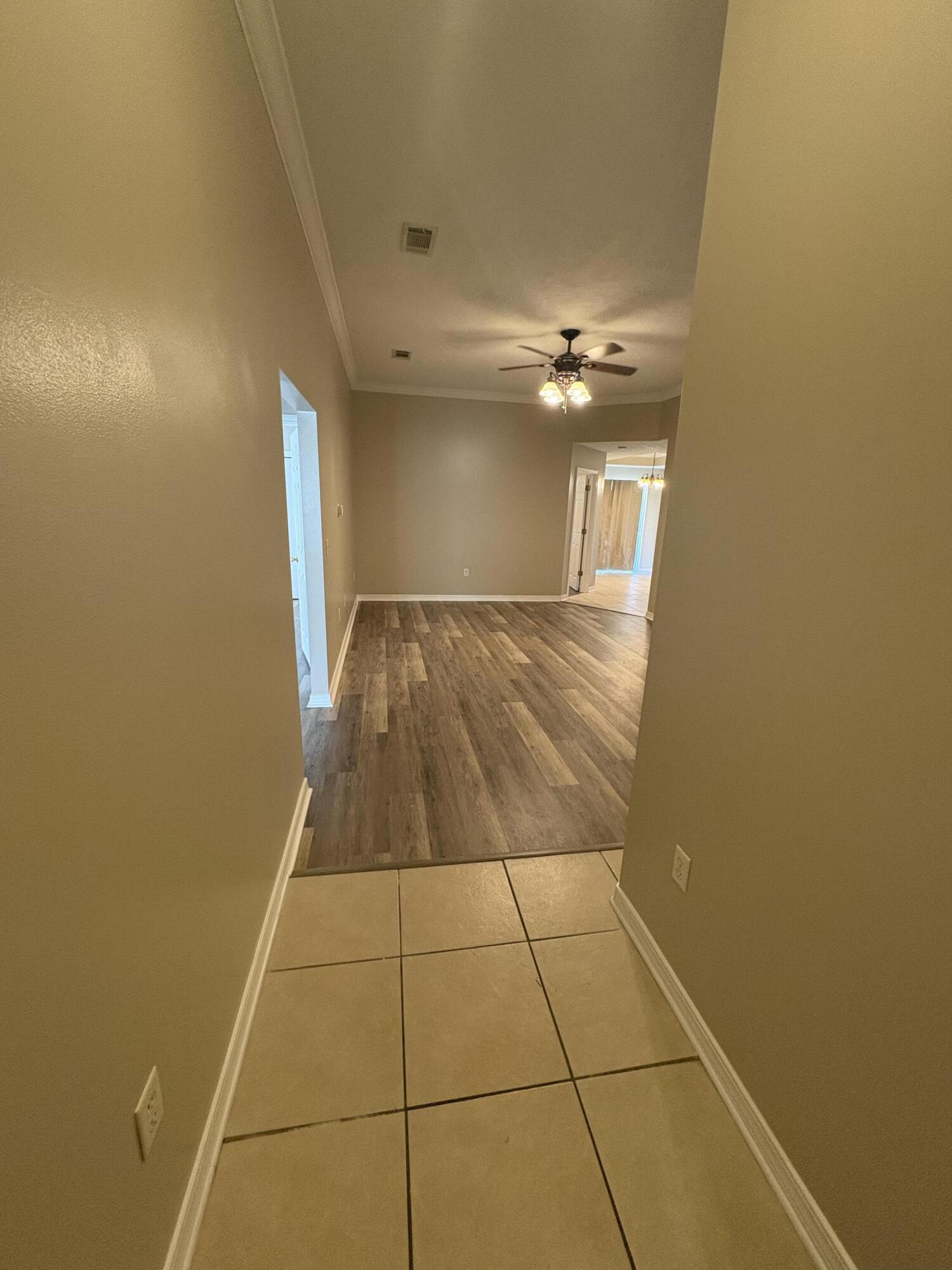 2877 Aplin Road Crestview, FL 32539 - Photo 2 of 13 Entry way