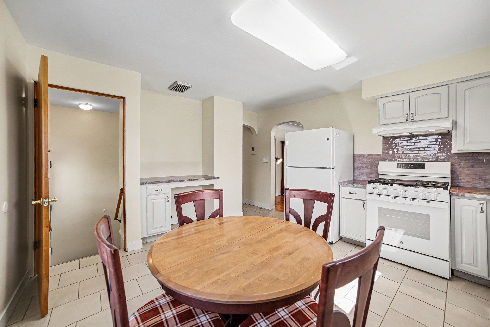 2720 22nd Street Bay City, MI 48708 - Photo 8 of 25