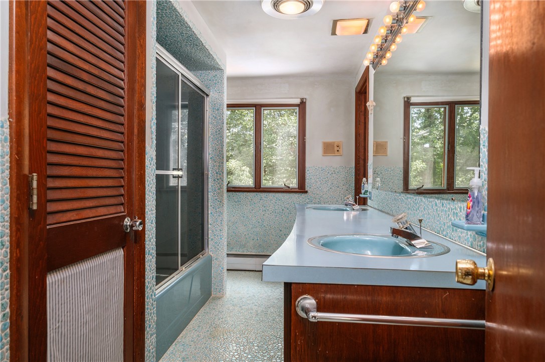 1 Rocky Crest Road Cumberland, RI 02864 - Photo 15 of 29