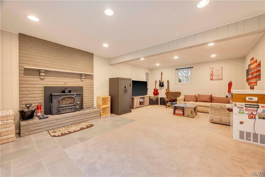 2559 Mountain Road Slatington, PA 18080 - Photo 14 of 32 a living room with furniture and a fireplace