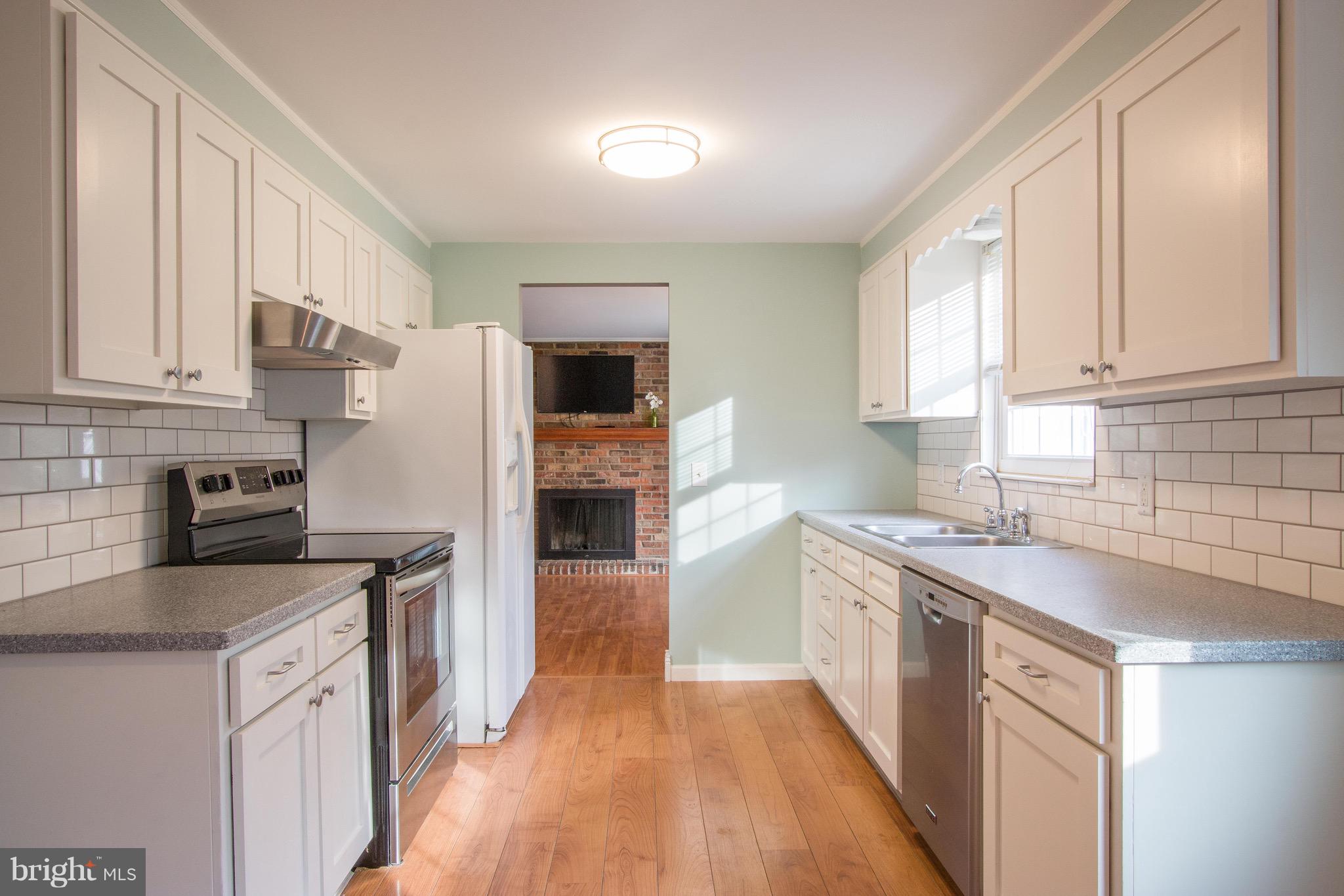 561 Wellington Road Harrisburg, PA 17109 - Photo 3 of 29 Gallery Image 3