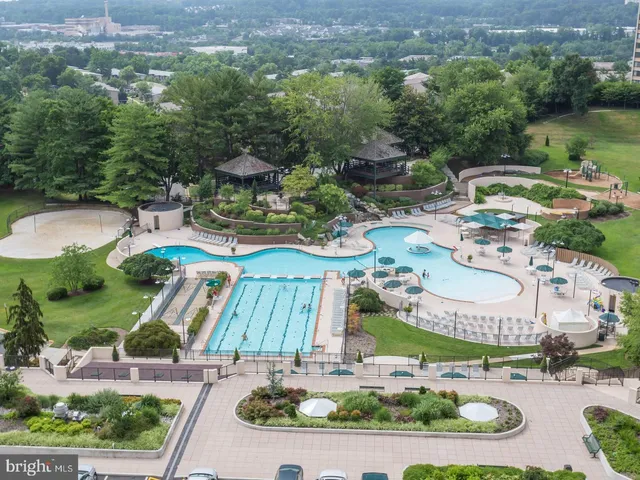 $2,000 | 205 Yoakum Parkway, Unit 204, Alexandria, VA 22304