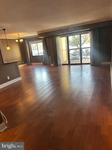 $2,000 | 205 Yoakum Parkway, Unit 204, Alexandria, VA 22304