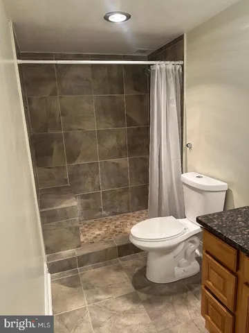 $2,000 | 205 Yoakum Parkway, Unit 204, Alexandria, VA 22304