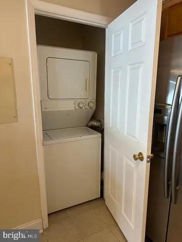 $2,000 | 205 Yoakum Parkway, Unit 204, Alexandria, VA 22304