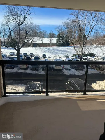 $2,000 | 205 Yoakum Parkway, Unit 204, Alexandria, VA 22304