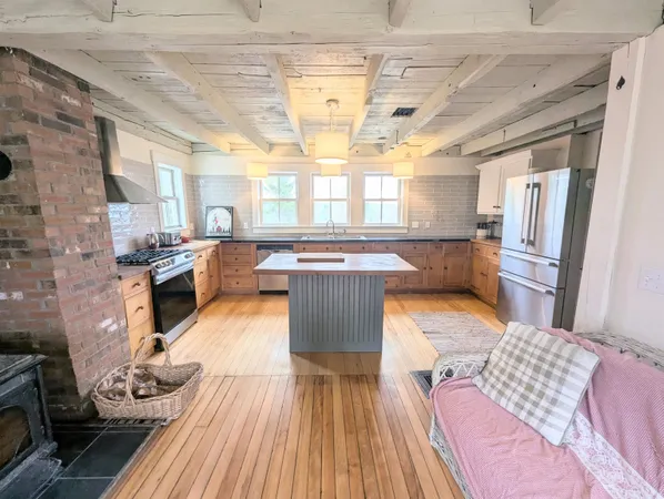 $2,500 | 33 Old Cemetery Road, Peacham, VT 05862