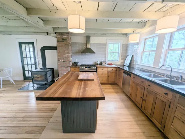 $2,500 | 33 Old Cemetery Road, Peacham, VT 05862