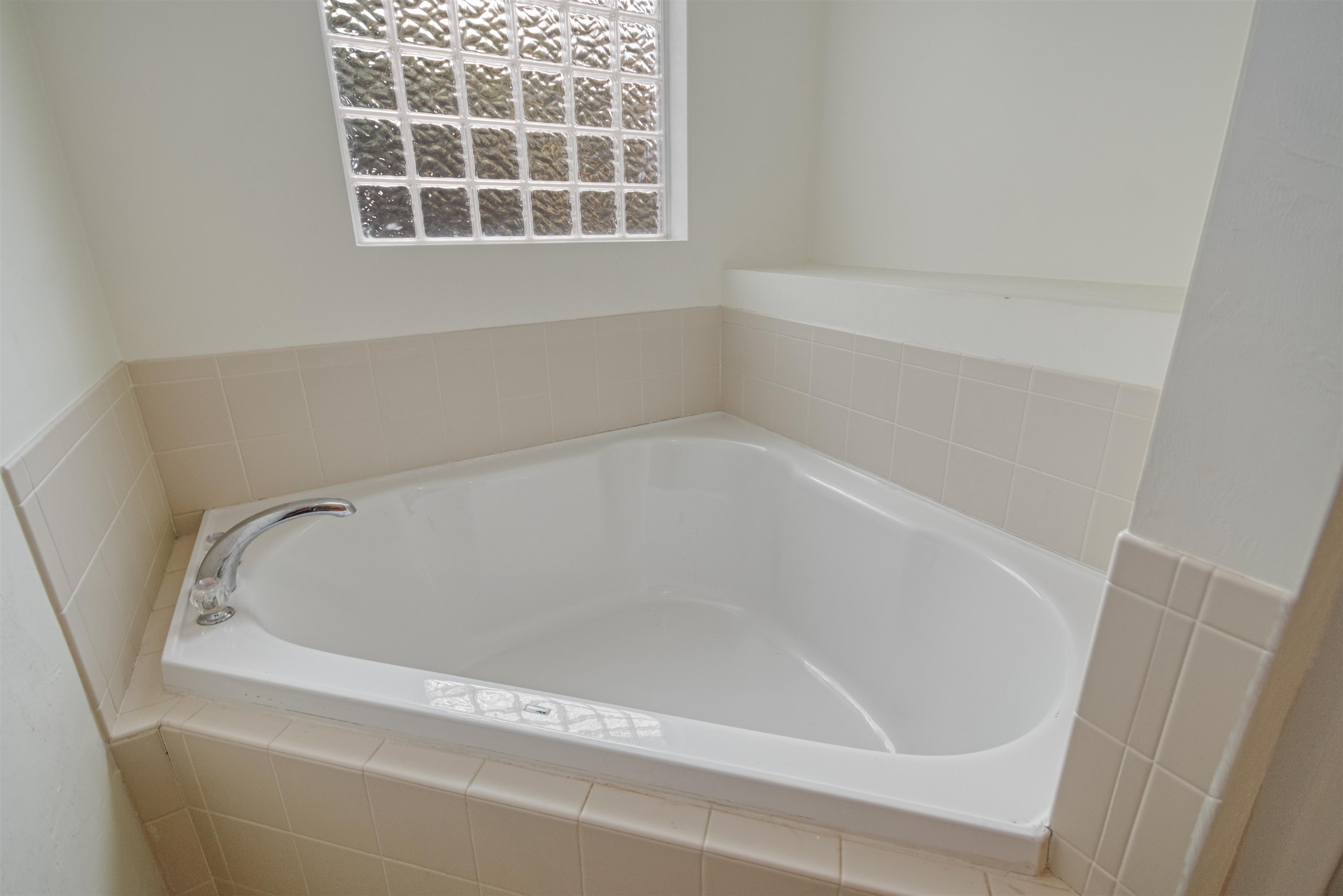 3400 Old Bainbridge Road, Unit 201 Tallahassee, FL 32303 - Photo 11 of 25