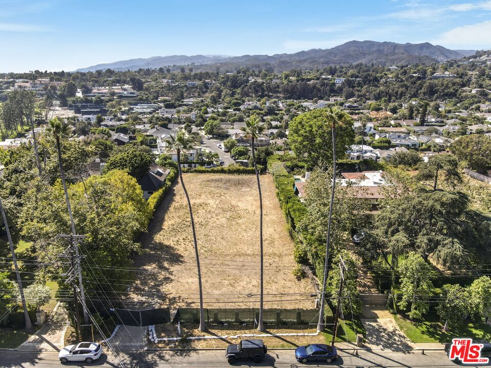 287 South Rockingham Avenue Los Angeles, CA 90049 - Photo 11 of 19 Gallery Image 11