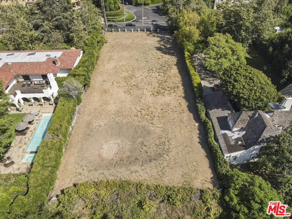 287 South Rockingham Avenue Los Angeles, CA 90049 - Photo 16 of 19 Gallery Image 16