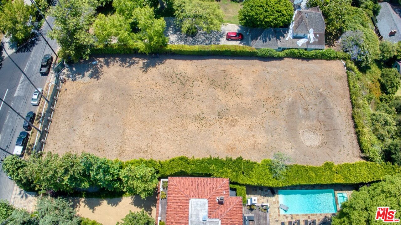 287 South Rockingham Avenue Los Angeles, CA 90049 - Photo 9 of 19 Gallery Image 9