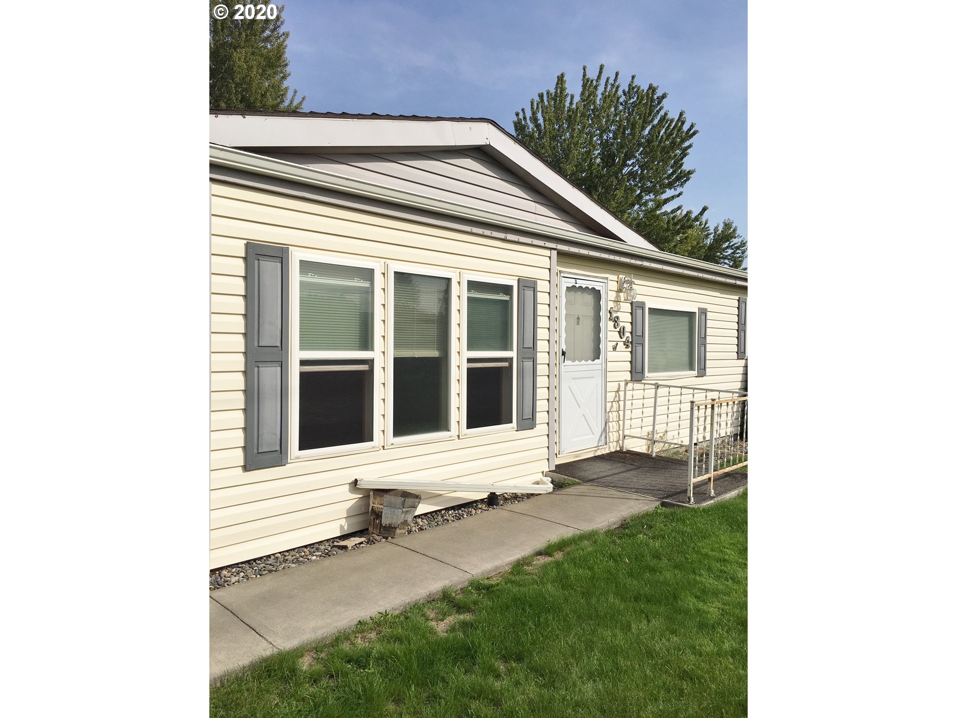 1304 Southwest 37th Street Pendleton, OR 97801 - Photo 2 of 23