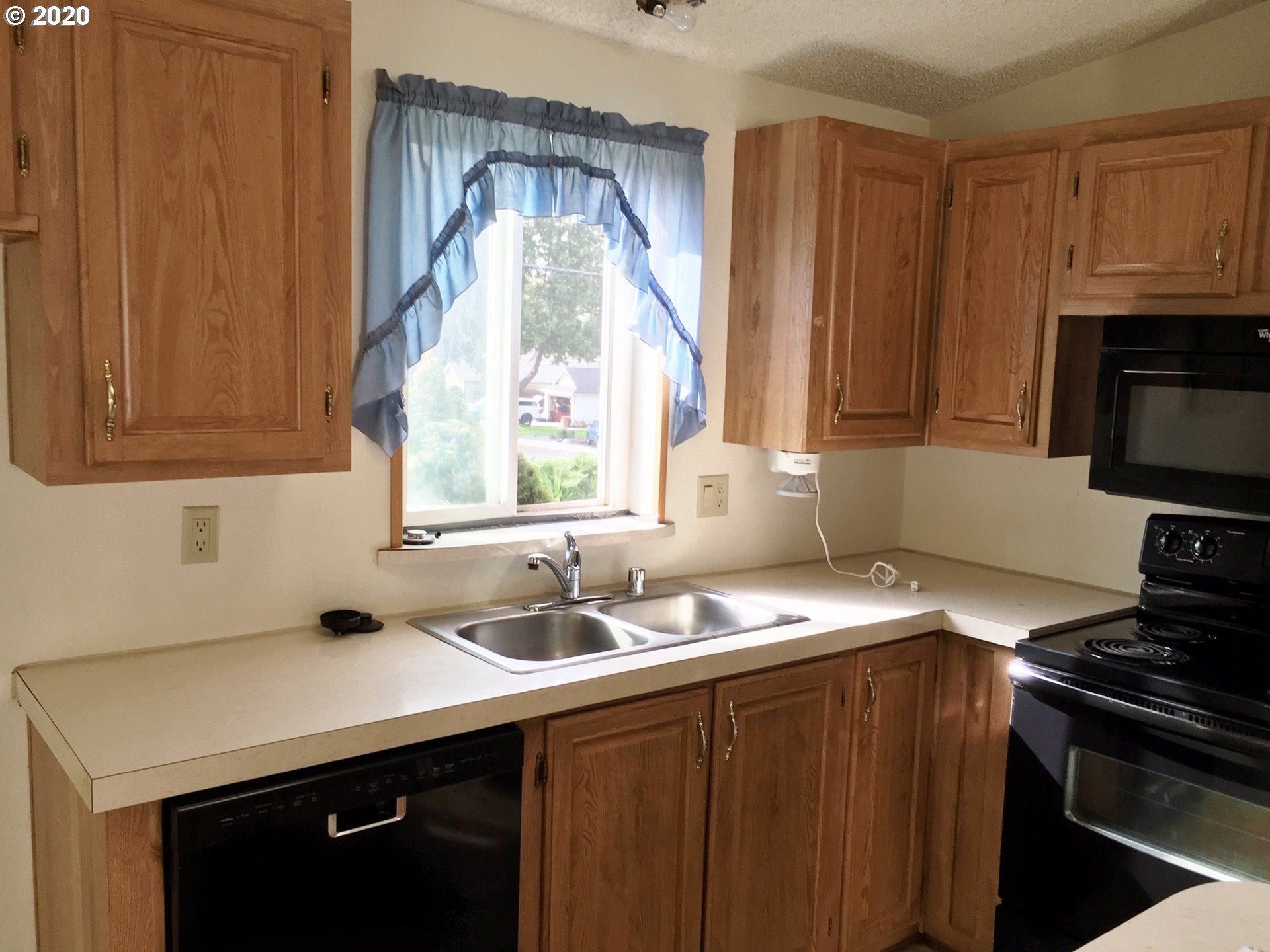 1304 Southwest 37th Street Pendleton, OR 97801 - Photo 9 of 23