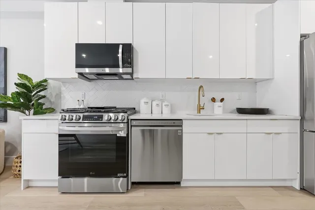 $699,000 | 134 New York Avenue, Unit 1, Jersey City, NJ 07307