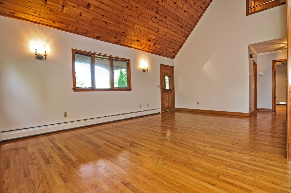 341 Stephen French Road Swansea, MA 02777 - Photo 4 of 24 Gallery Image 4