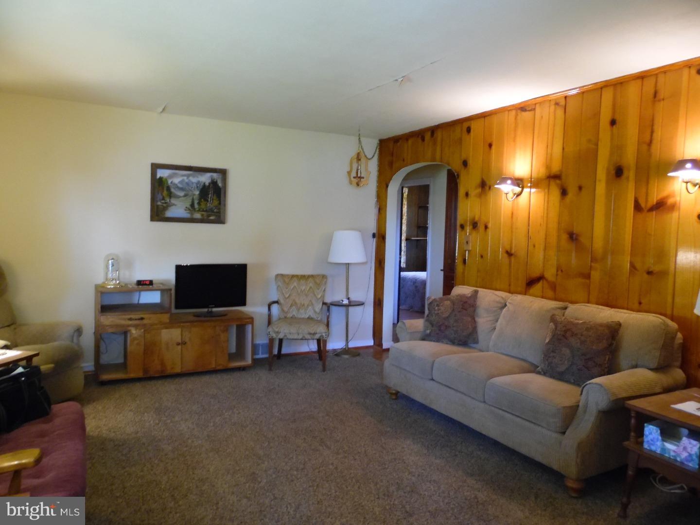959 Old Harmony Road Newark, DE 19713 - Photo 2 of 23 Living Room